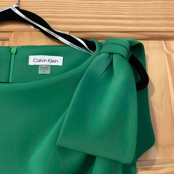 Calvin Klein dress with shoulder bow - Picture 2 of 7